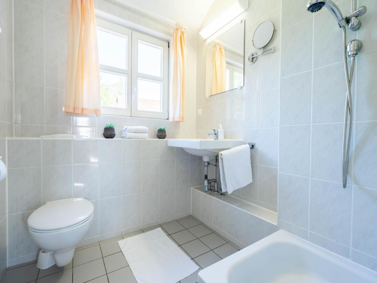 Feriendorf Rugana - Klassik Appartement Mit 1 Schlafzimmer B21 Dranske Exteriér fotografie
